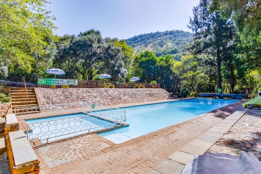 15 Bedroom Property for Sale in Hekpoort North West